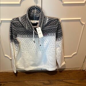 Vineyard Vines Black and White Pullover